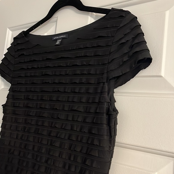 Banana Republic dress. Size small. Never worn! - Picture 4 of 4